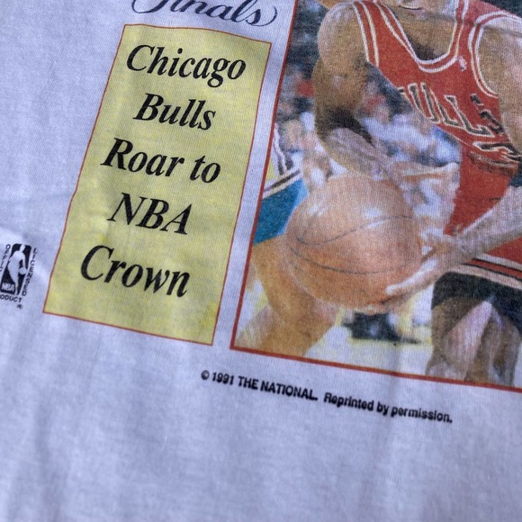 Size L NOS 90s 1991 Michael Jordan National News Paper Photo T-Shirt - Picture 2 of 6